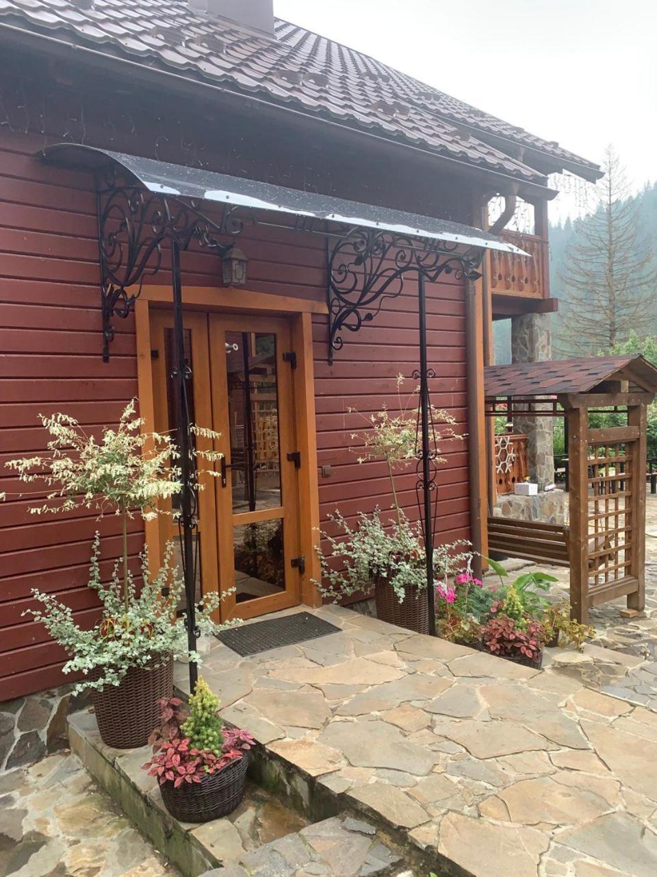 Villa Світанкове Сяйво Jaremče Esterno foto